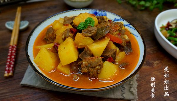 番茄牛肉炖土豆