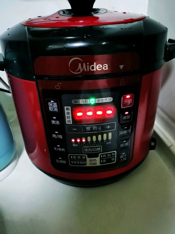 银耳莲子百合羹