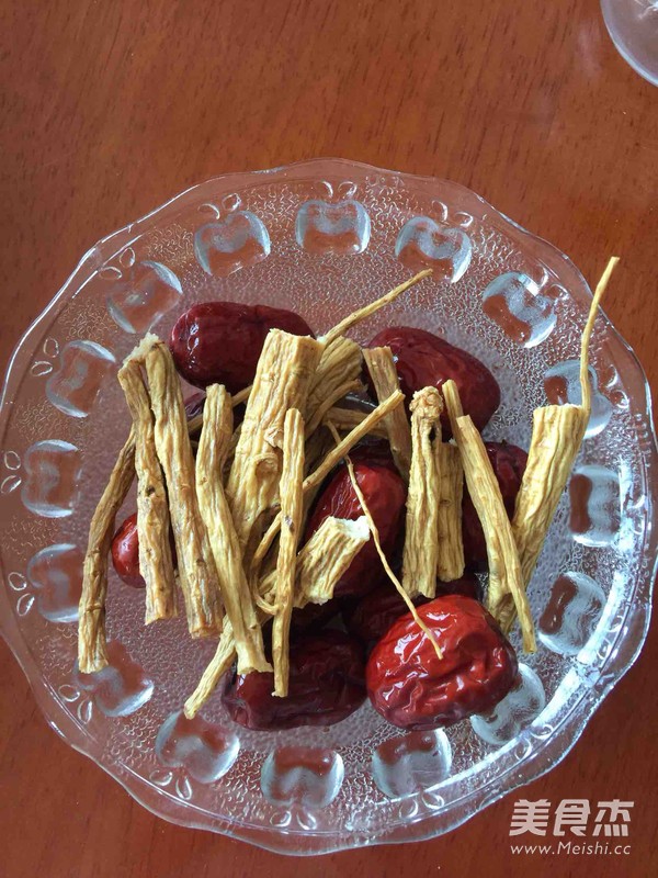 红枣党参煲鸡汤