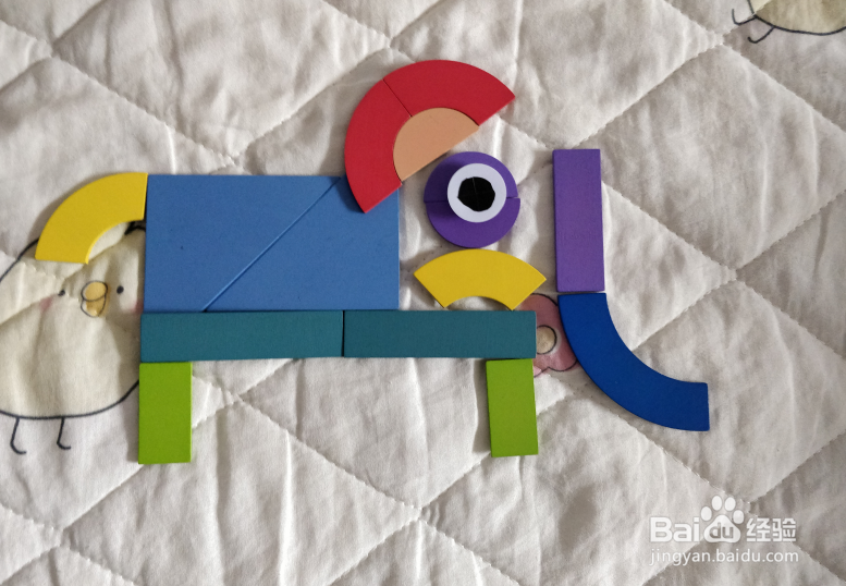 用幼儿积木怎么拼一只站着的大象？