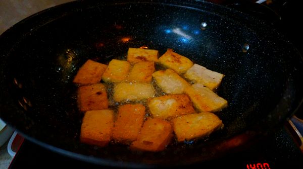香辣酱汁焖豆腐