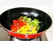 只用一小勺就可吃上瘾——沙茶酱爆鱿鱼