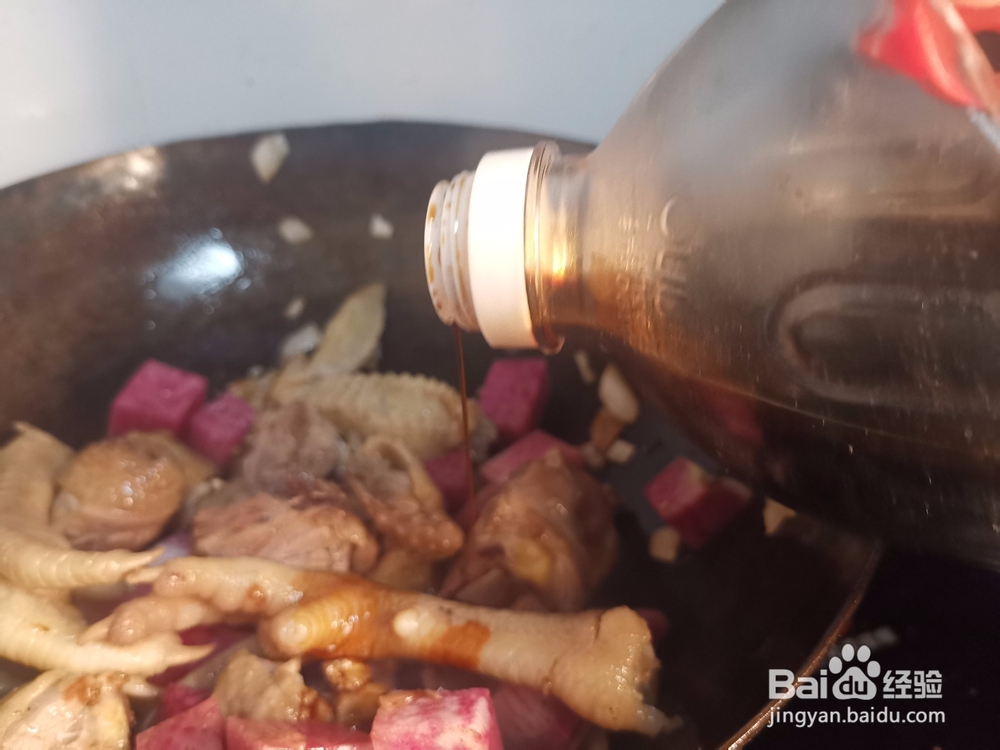 萝卜丁炖鸡肉