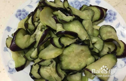 女士菜——青椒炒茄子丝