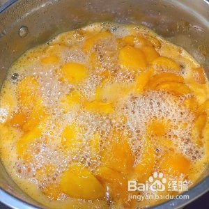 自制香甜枇杷膏