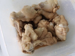 盐焗鸡翅根的做法