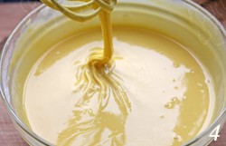 草莓奶油华夫饼