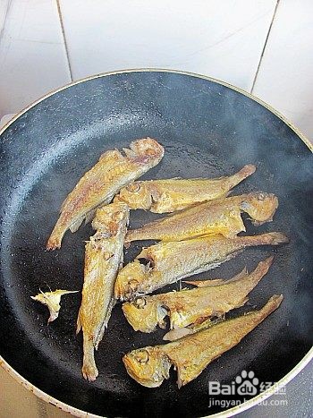 番茄啤酒炖小黄鱼