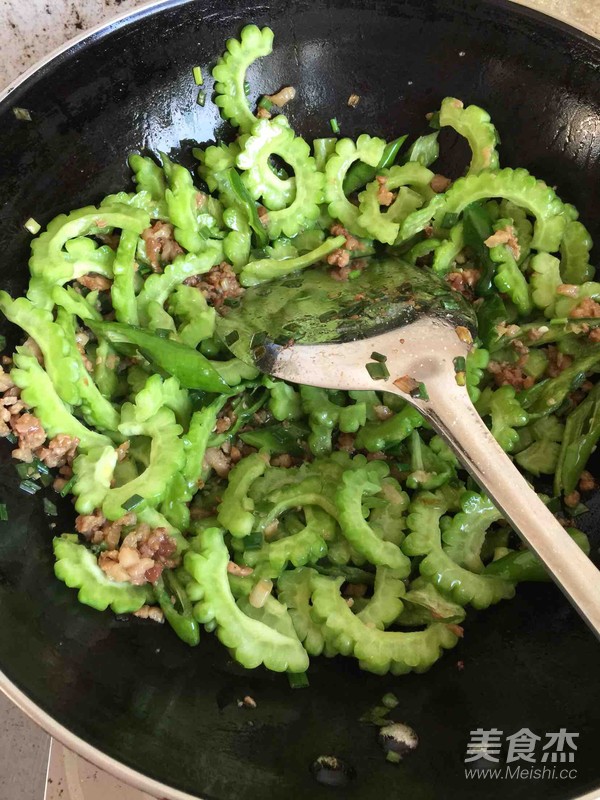 苦瓜炒肉末的做法