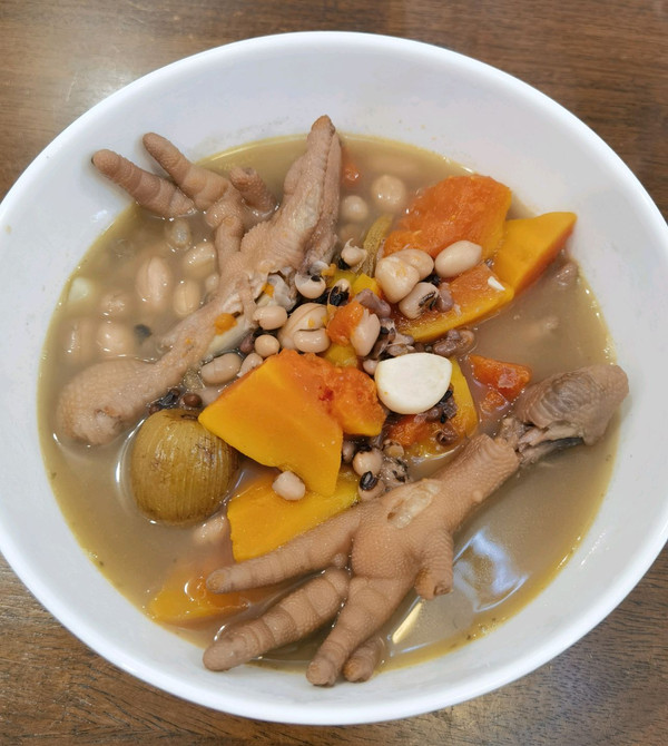 木瓜眉豆花生鸡爪汤