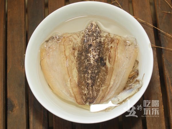 香菇墨鱼焖鸡肉