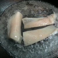 木耳拌饭肉燥的做法