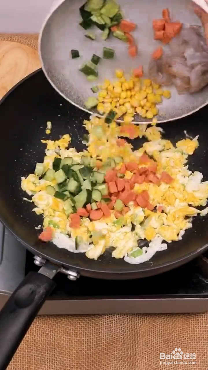 怎么做黄金喷香蛋炒饭?