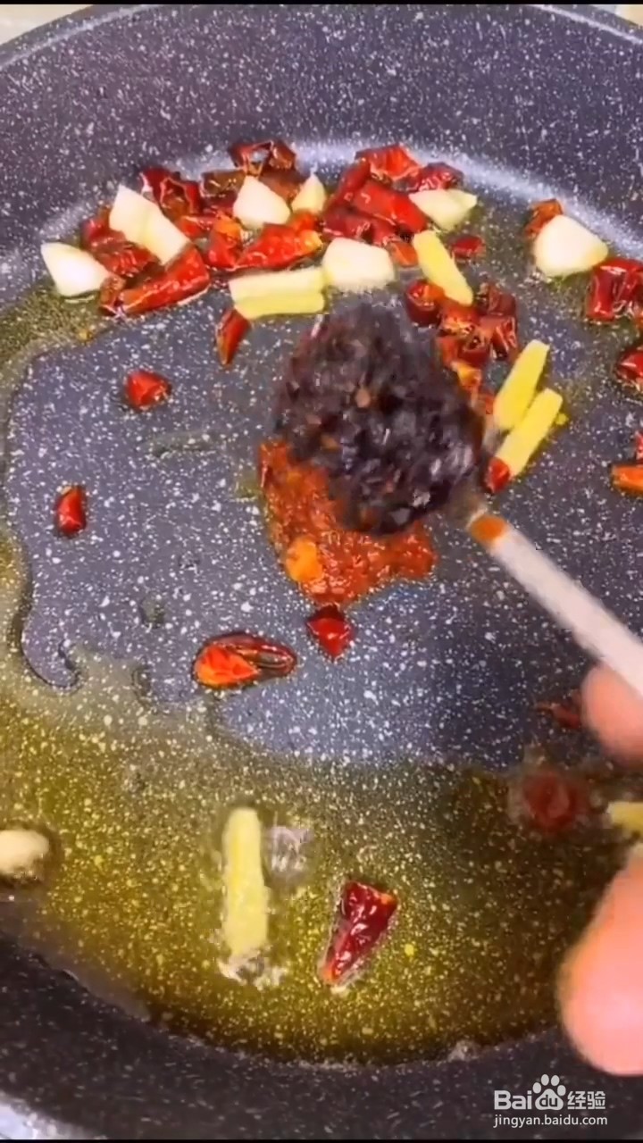 如何制作好吃的红烧鲤鱼