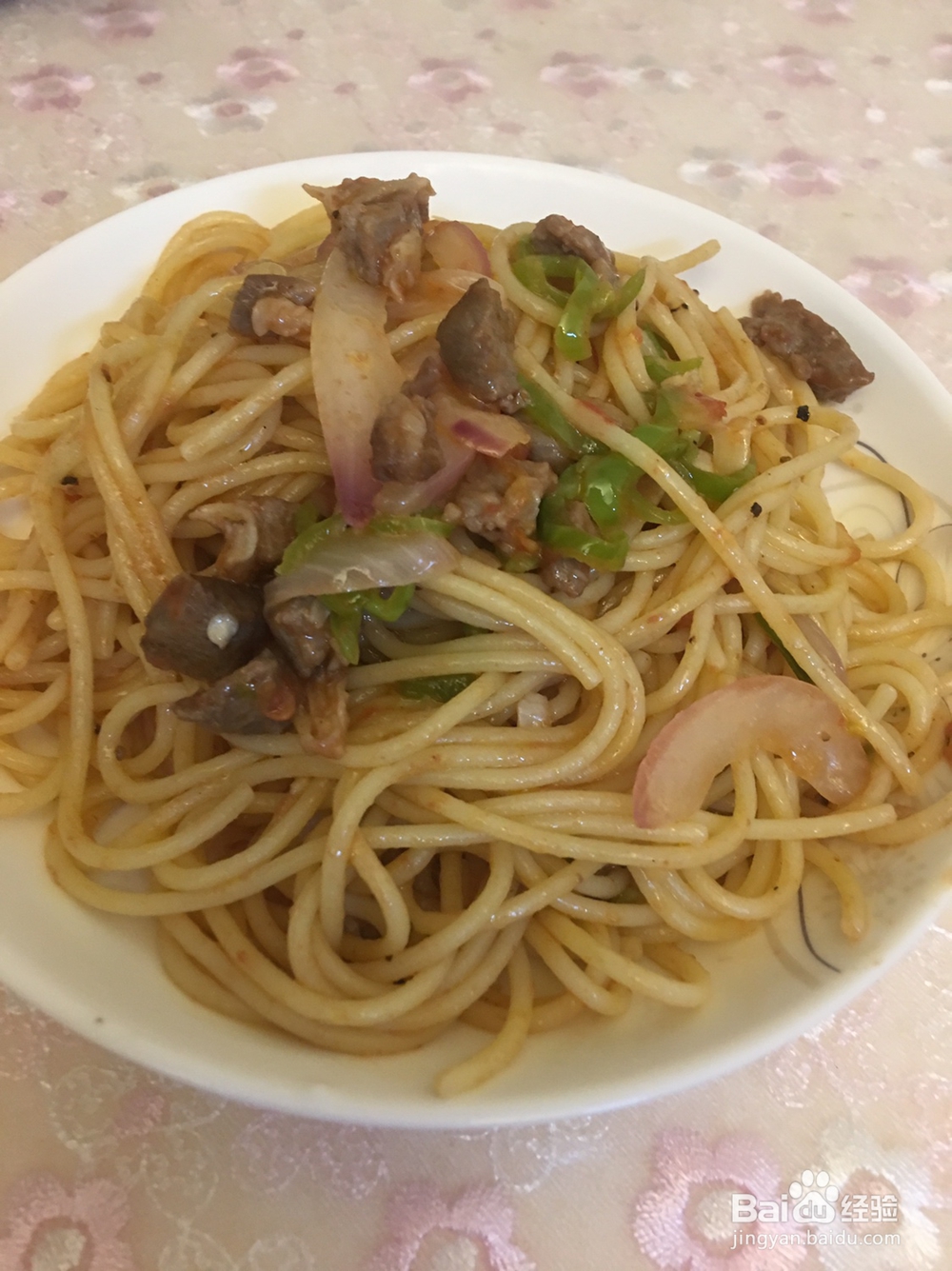 香气浓郁的炒意大利面