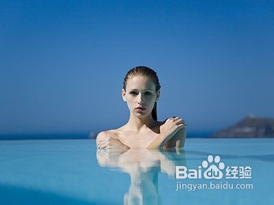 夏日丰胸游泳中尽享升级乐趣！