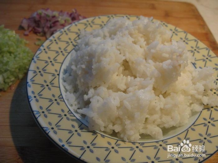 如何做色香味俱全的特色蛋炒饭