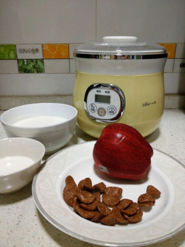 麦片苹果酸奶杯