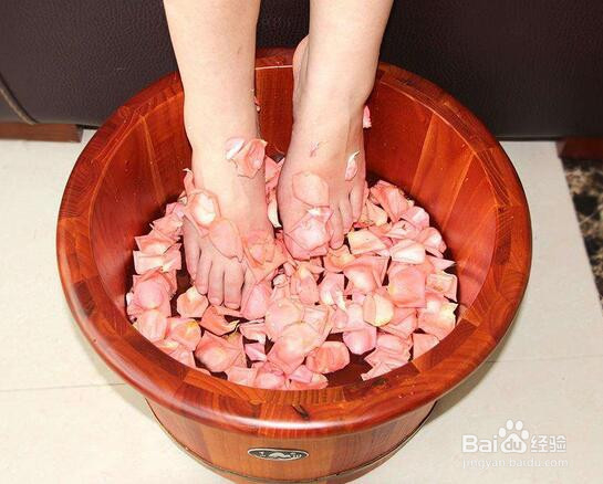 泡脚时要注意哪些问题 怎么正确泡脚