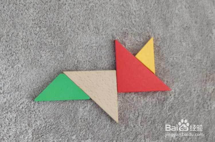 用七巧板怎样拼一只奔跑的狐狸?