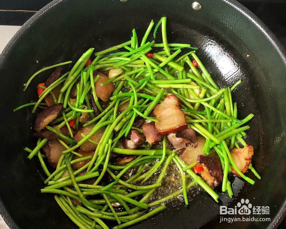 超诱人的藜蒿炒腊肉