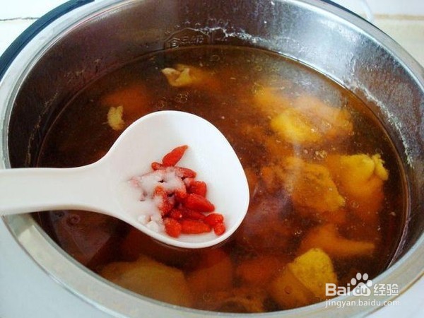 莲子姬松茸炖鸡的制作方法