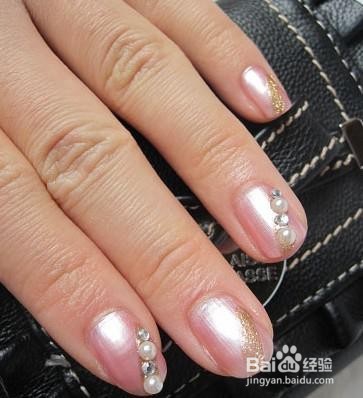 教你轻松几步打造简约美甲