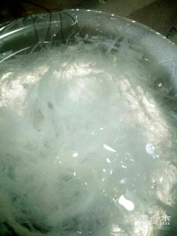 天然雪梨炖燕窝