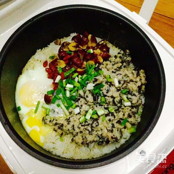 肉饼鸡蛋饭的做法