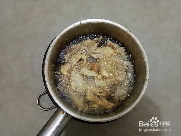 如何制作软炸平菇