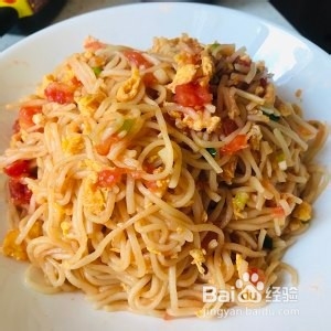怎么做美味的西红柿鸡蛋炒面
