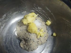 火龙果芝麻小排包