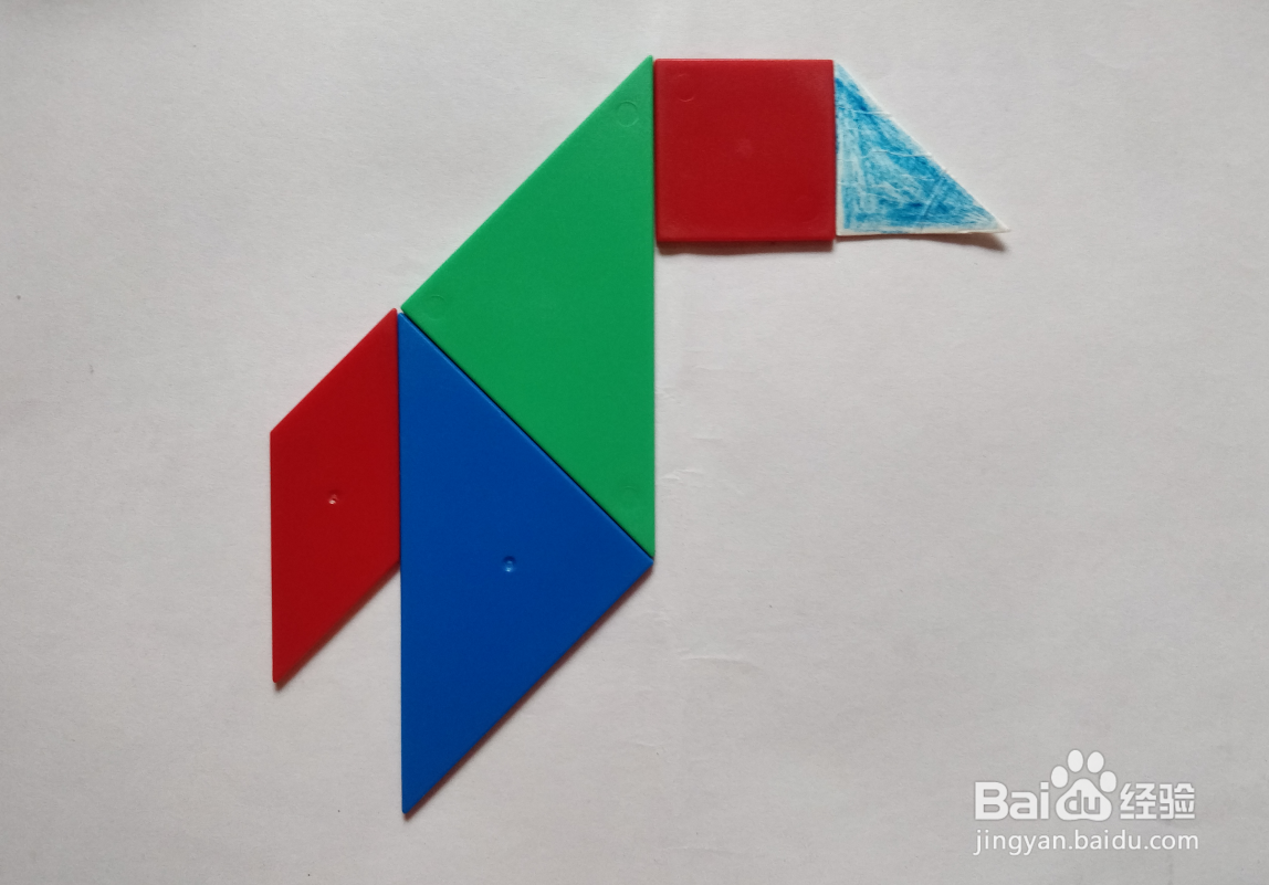 用蝶式七巧板怎么拼组一只探头企鹅?