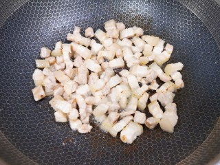 五花肉焖饭的做法