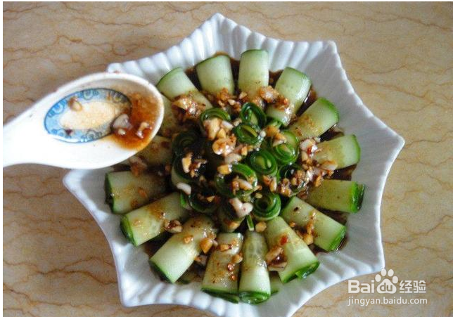 怎样做一道凉拌黄瓜菜？