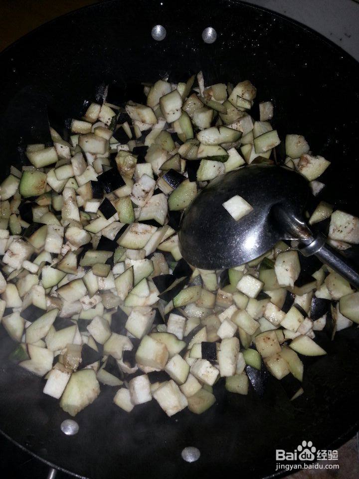 茄子青椒素馅包子的做法