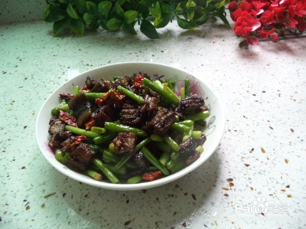 蒜苔炒黄鳝的步骤