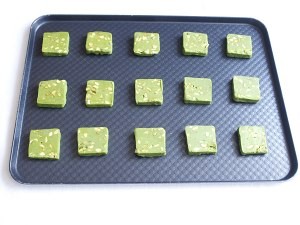 抹茶开心果曲奇饼干的做法