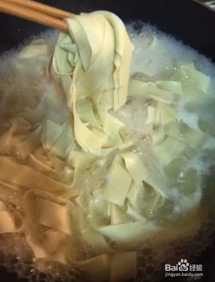 如何制作麻辣水煮干豆腐？