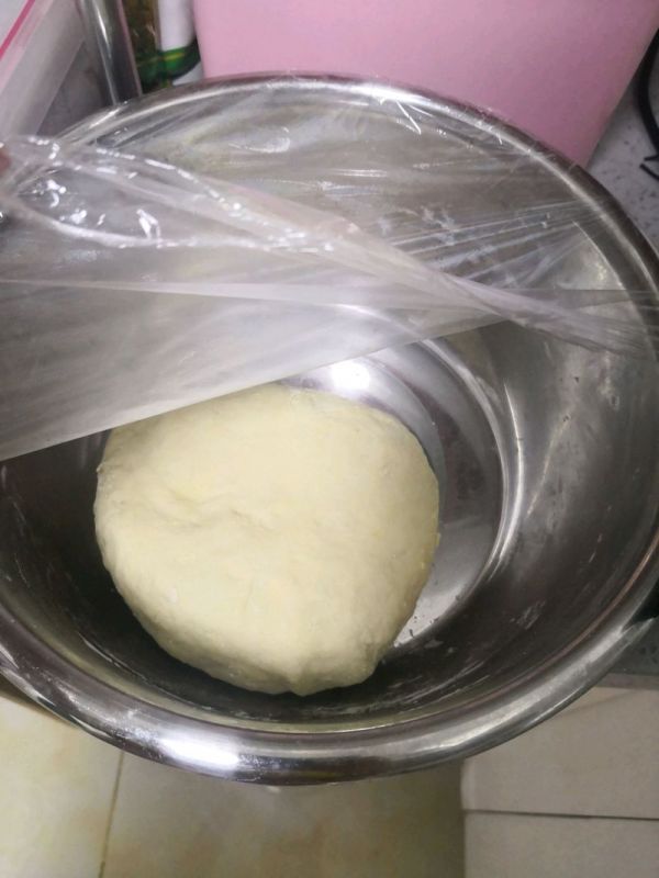 腌菜干子肉丁包子