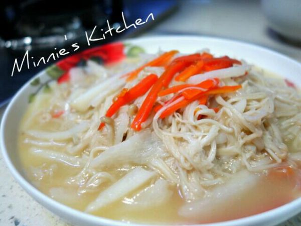 金针菇炒山药丝