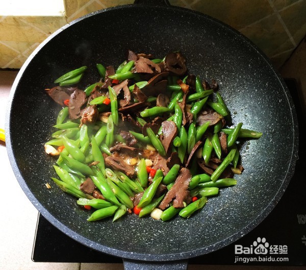 四季豆炒卤猪心的制作方法