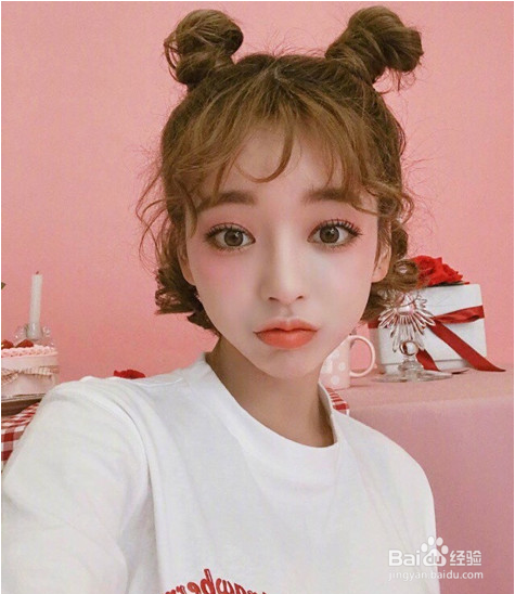 发尾卷短发发型