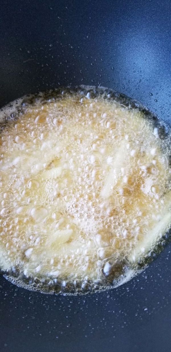 蒜薹土豆洋葱溜肉片