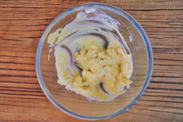 咸蛋黄酸梅鳕鱼三明治