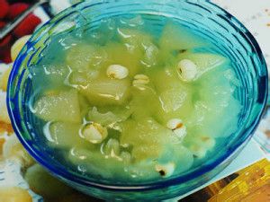 秋季去火圣品:银耳雪梨汤做法