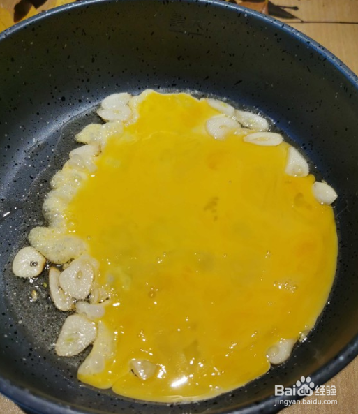 榨菜丝炒鸡蛋的做法