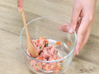 肉馅蛋黄派怎么做?