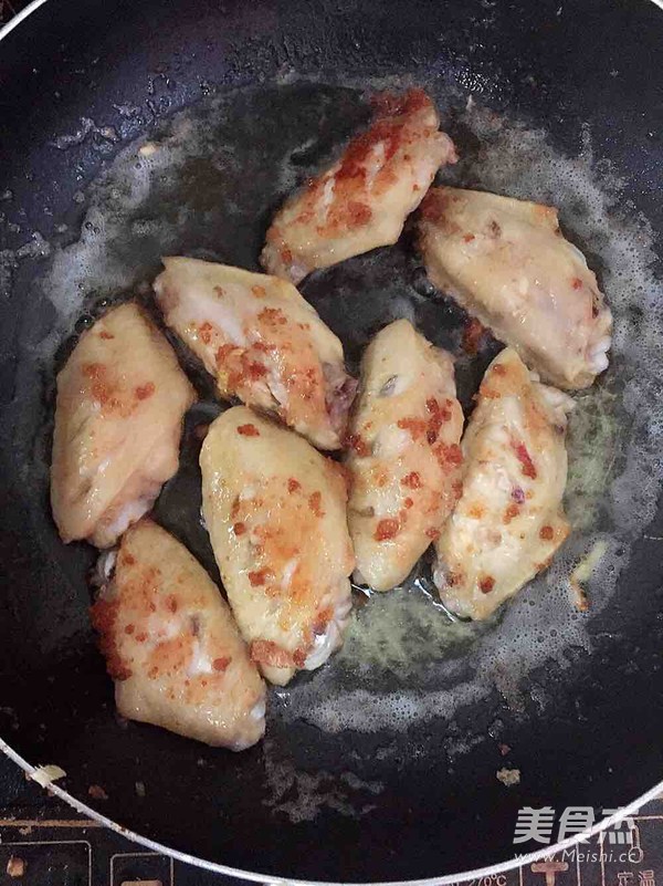 椒香鸡翅的做法