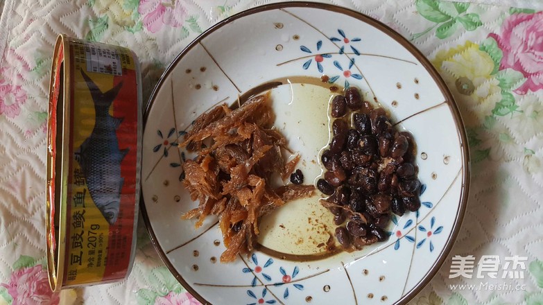 豆鼓鲮鱼油麦菜